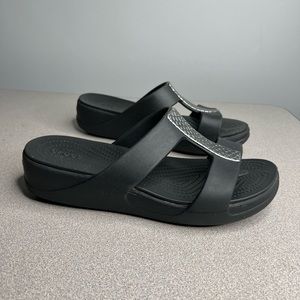 CROCS MONTEREY WEDGE SLIDE SANDAL - WOMEN'S
